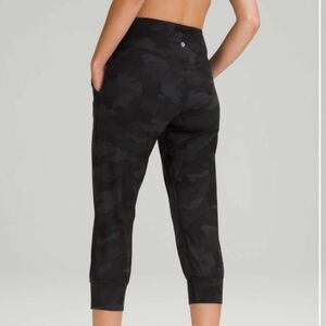 Lululemon Align Jogger Crop 23" Camo EUC